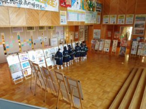 内灘中学校での展示の様子