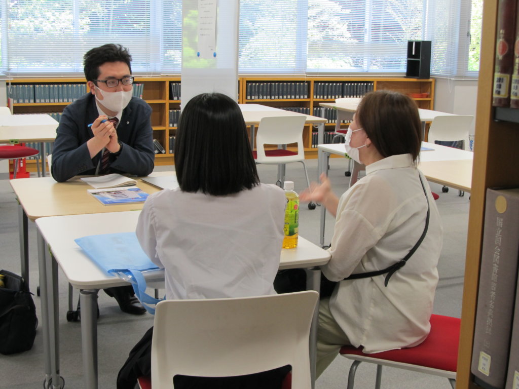 個別相談コーナーでの様子