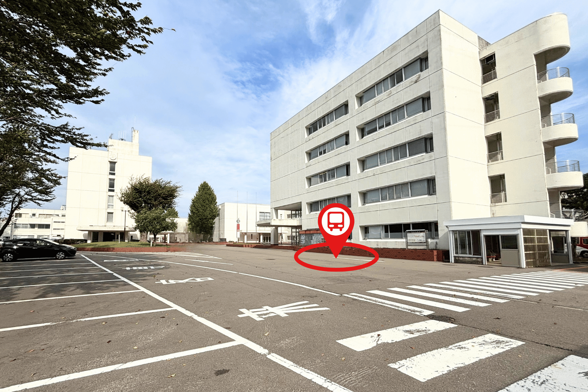 本学バス乗車場所:金沢学院大学3号館前